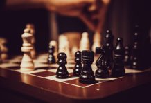 El campeón mundial de ajedrez Garry Kasparov sobre cómo generar confianza