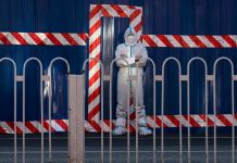 Las acciones chinas suben mientras Beijing señala la reapertura, pero los economistas están divididos por el repunte de Covid